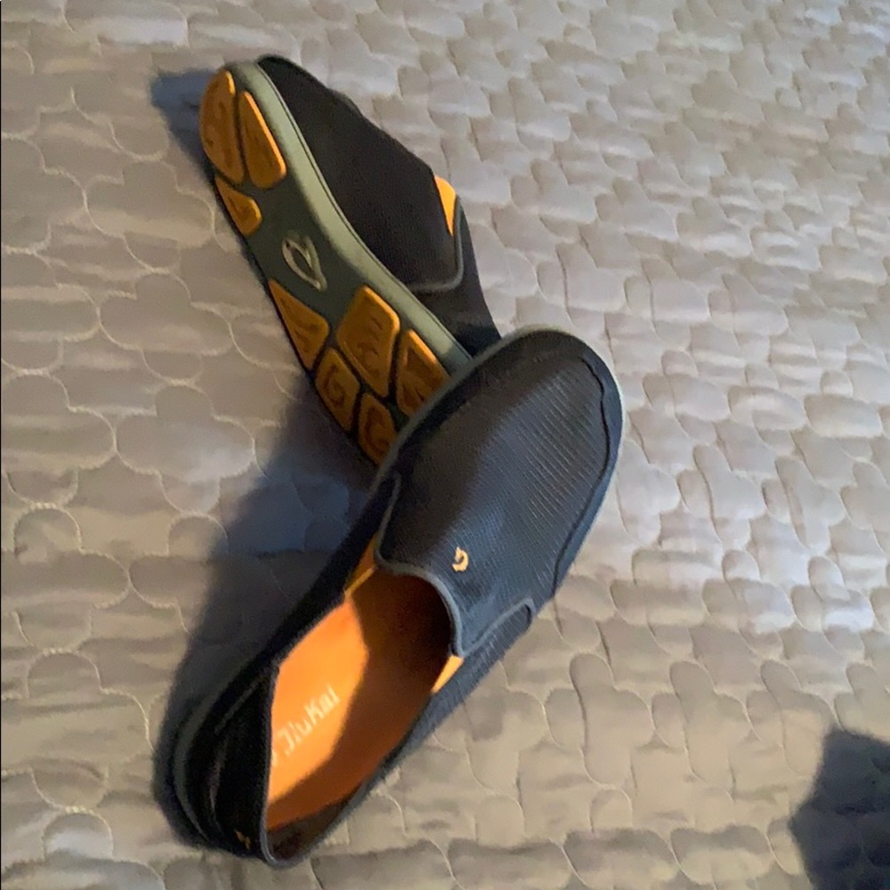 Casual shoes